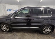 2016 Volkswagen Tiguan in Cicero, IL 60804 - 2151016 3