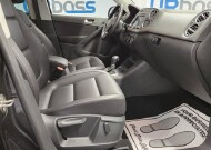 2016 Volkswagen Tiguan in Cicero, IL 60804 - 2151016 17