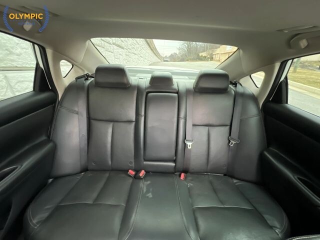 2017 Nissan Altima in Decatur, GA 30032 - 2151050 40