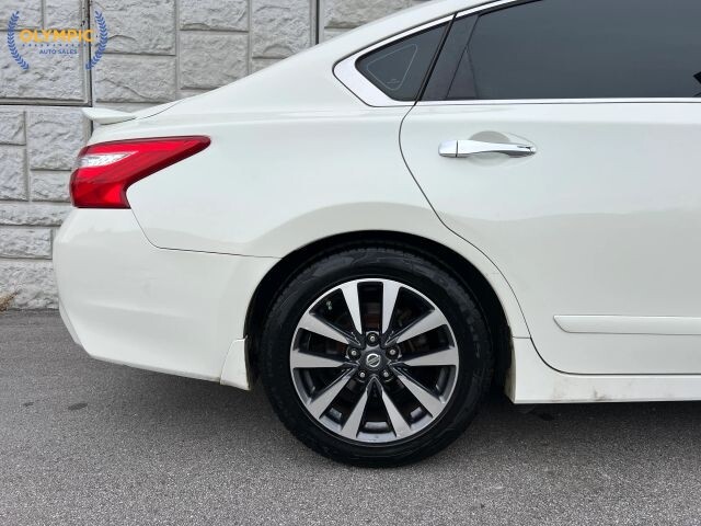 2017 Nissan Altima in Decatur, GA 30032 - 2151050 12