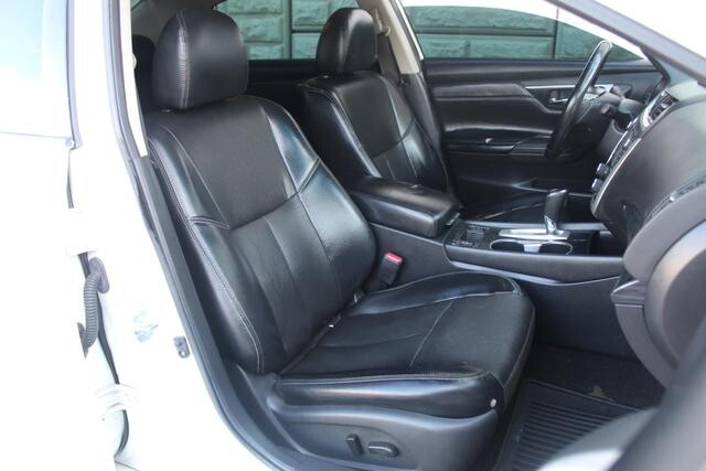 2017 Nissan Altima in Decatur, GA 30032 - 2151050 75