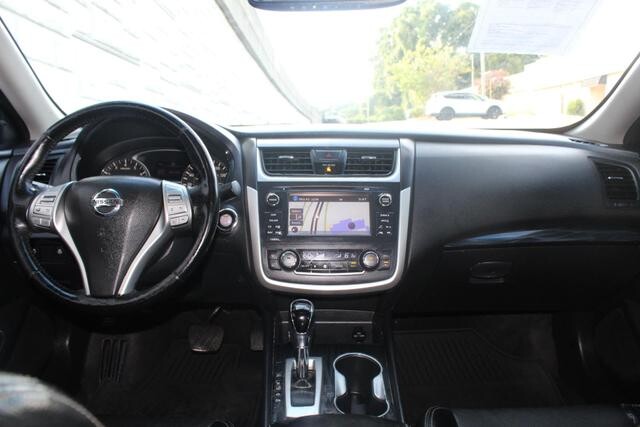 2017 Nissan Altima in Decatur, GA 30032 - 2151050 59