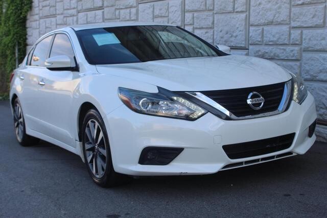 2017 Nissan Altima in Decatur, GA 30032 - 2151050 47