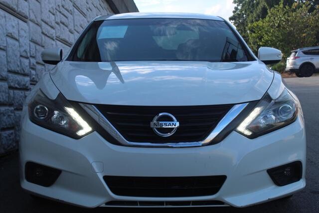 2017 Nissan Altima in Decatur, GA 30032 - 2151050 48