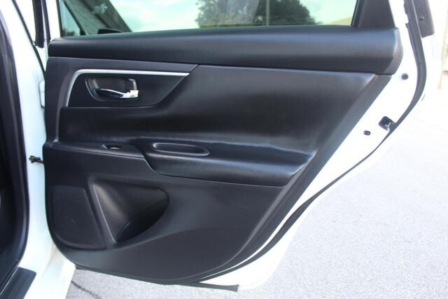 2017 Nissan Altima in Decatur, GA 30032 - 2151050 82