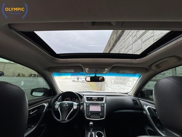 2017 Nissan Altima in Decatur, GA 30032 - 2151050 36