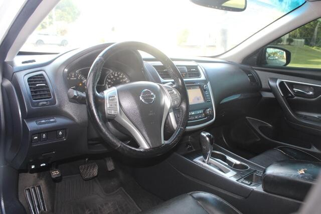 2017 Nissan Altima in Decatur, GA 30032 - 2151050 58