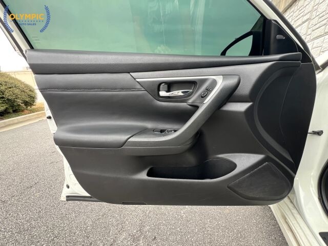 2017 Nissan Altima in Decatur, GA 30032 - 2151050 42