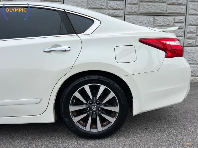 2017 Nissan Altima in Decatur, GA 30032 - 2151050 10