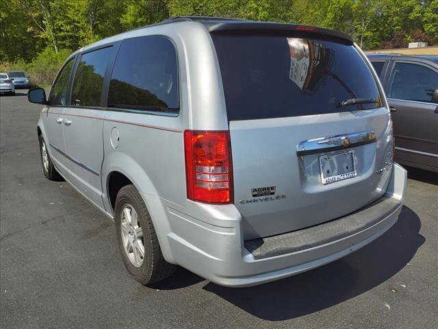 2010 Chrysler Town & Country in Warren, OH 44484 - 2151423 3