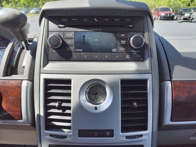 2010 Chrysler Town & Country in Warren, OH 44484 - 2151423 8