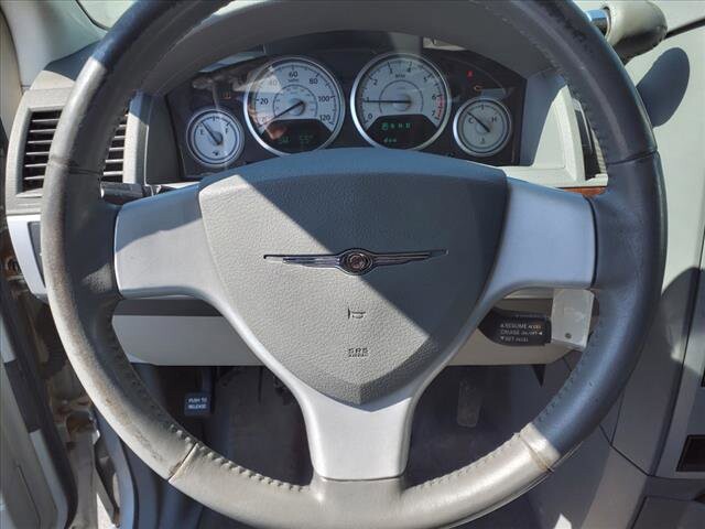 2010 Chrysler Town & Country in Warren, OH 44484 - 2151423 11