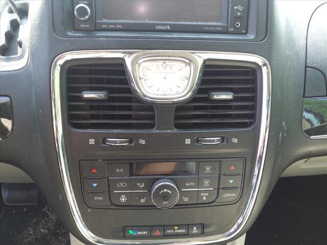 2013 Chrysler Town & Country in Warren, OH 44484 - 2155414 9