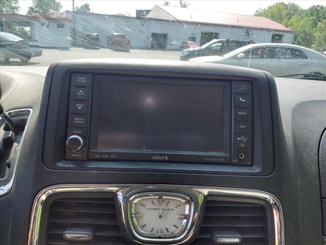 2013 Chrysler Town & Country in Warren, OH 44484 - 2155414 8