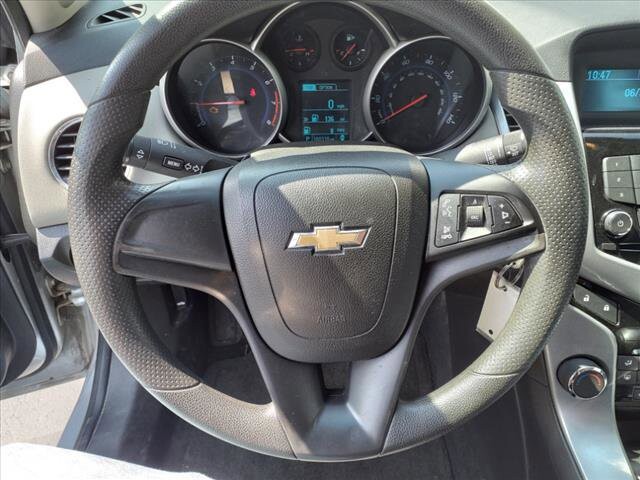 2014 Chevrolet Cruze in Warren, OH 44484 - 2155416 11