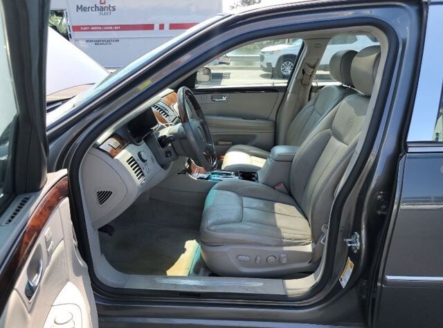 2007 Cadillac DTS in Pompano Beach, FL 33064 - 2156066 9