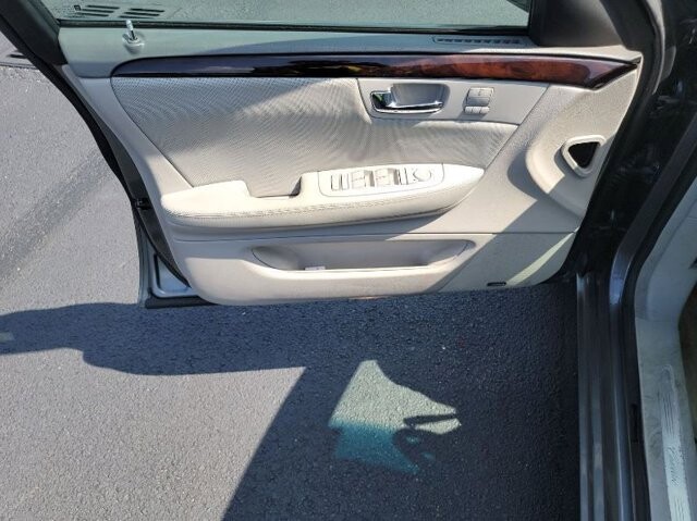 2007 Cadillac DTS in Pompano Beach, FL 33064 - 2156066 12