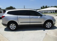 2011 Chevrolet Traverse in Bartow, FL 33830 - 2157538 6