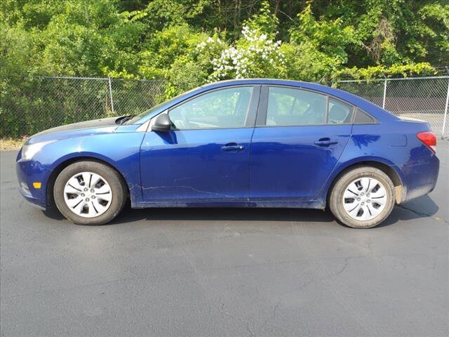 2013 Chevrolet Cruze in Warren, OH 44484 - 2157557 2