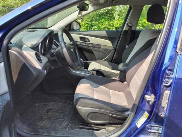 2013 Chevrolet Cruze in Warren, OH 44484 - 2157557 4