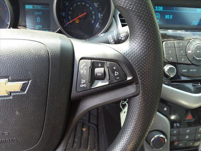 2013 Chevrolet Cruze in Warren, OH 44484 - 2157557 10