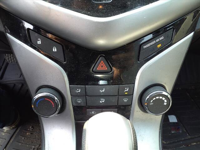 2013 Chevrolet Cruze in Warren, OH 44484 - 2157557 8