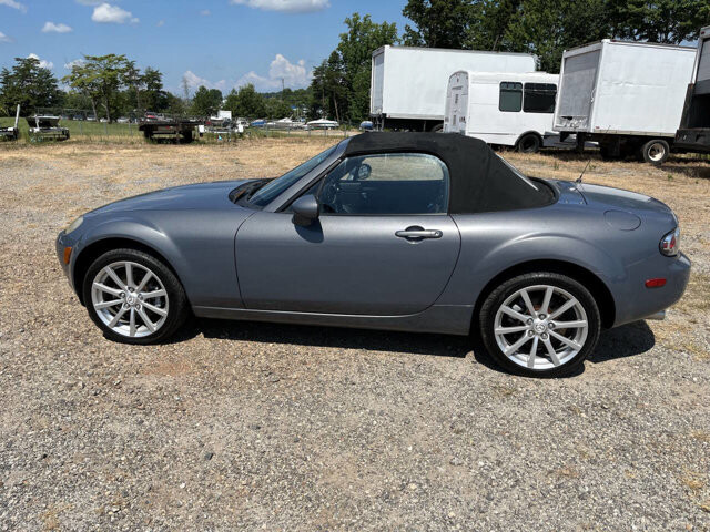 2006 Mazda MX-5 Miata in Hickory, NC 28602-5144 - 2157692 7