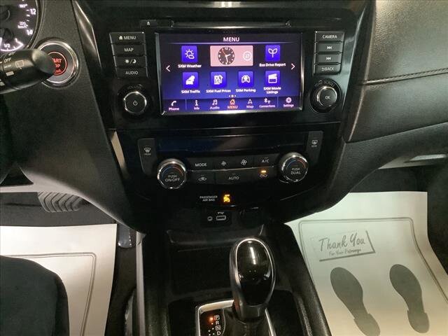 2018 Nissan Rogue in Chicago, IL 60659 - 2159275 17