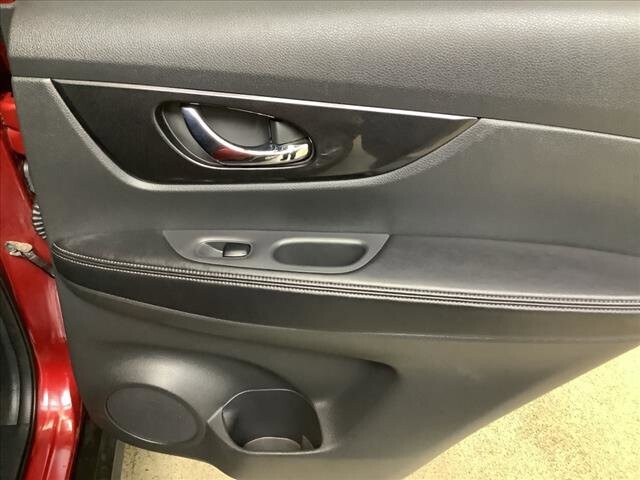 2018 Nissan Rogue in Chicago, IL 60659 - 2159275 21