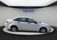 2009 Ford Focus in Waukesha, WI 53186 - 2165839 9