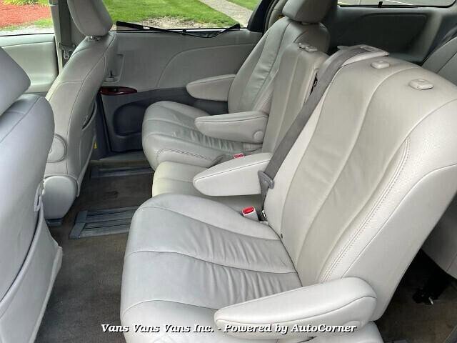 2012 Toyota Sienna in Blauvelt, NY 10913 - 2167507 108
