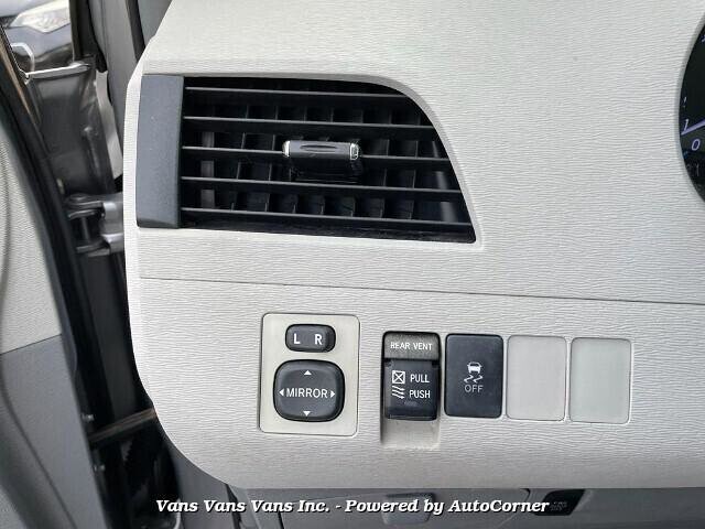 2012 Toyota Sienna in Blauvelt, NY 10913 - 2167507 78