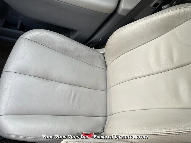 2012 Toyota Sienna in Blauvelt, NY 10913 - 2167507 101