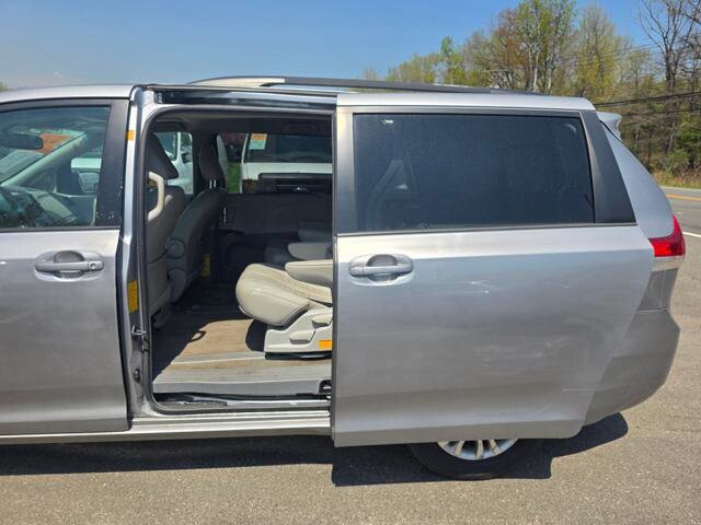 2012 Toyota Sienna in Blauvelt, NY 10913 - 2167507 32