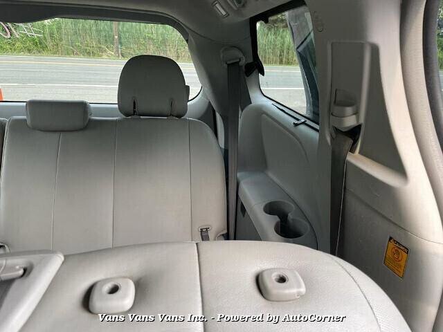 2012 Toyota Sienna in Blauvelt, NY 10913 - 2167507 112