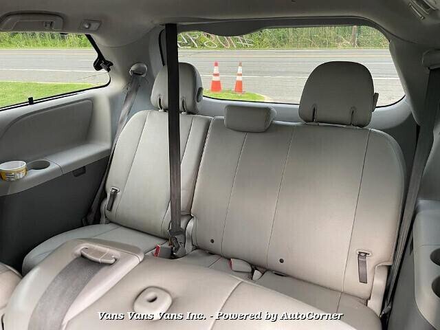 2012 Toyota Sienna in Blauvelt, NY 10913 - 2167507 110