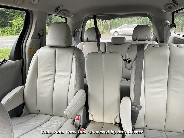 2012 Toyota Sienna in Blauvelt, NY 10913 - 2167507 155