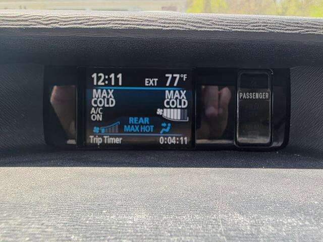 2012 Toyota Sienna in Blauvelt, NY 10913 - 2167507 18