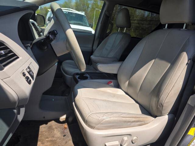 2012 Toyota Sienna in Blauvelt, NY 10913 - 2167507 12