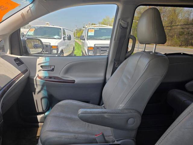 2012 Toyota Sienna in Blauvelt, NY 10913 - 2167507 30