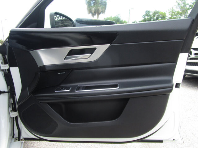 2017 Jaguar XF in Tampa, FL 33604-6914 - 2169008 18
