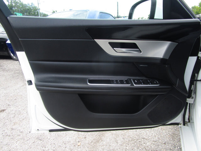 2017 Jaguar XF in Tampa, FL 33604-6914 - 2169008 20