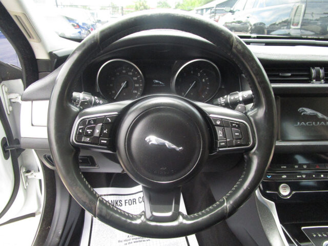 2017 Jaguar XF in Tampa, FL 33604-6914 - 2169008 4