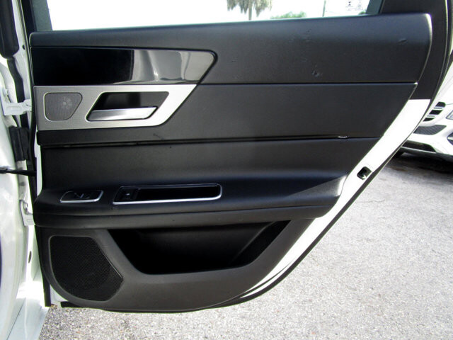 2017 Jaguar XF in Tampa, FL 33604-6914 - 2169008 112