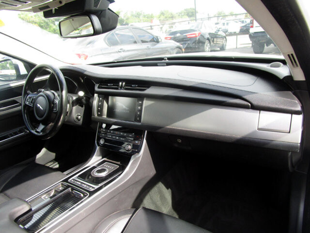 2017 Jaguar XF in Tampa, FL 33604-6914 - 2169008 104