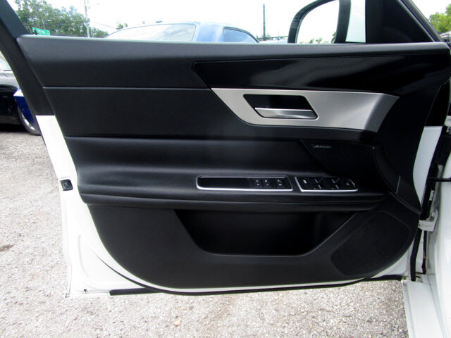 2017 Jaguar XF in Tampa, FL 33604-6914 - 2169008 17