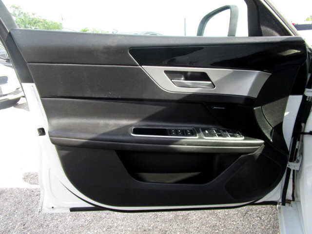 2017 Jaguar XF in Tampa, FL 33604-6914 - 2169008 109