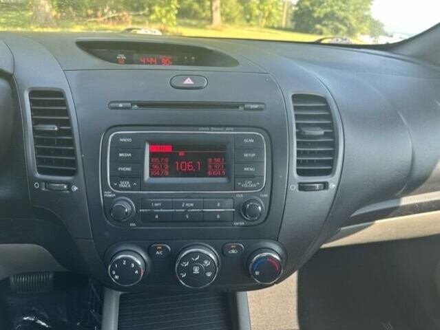 2015 Kia Forte in Commerce, GA 30529 - 2172619 26