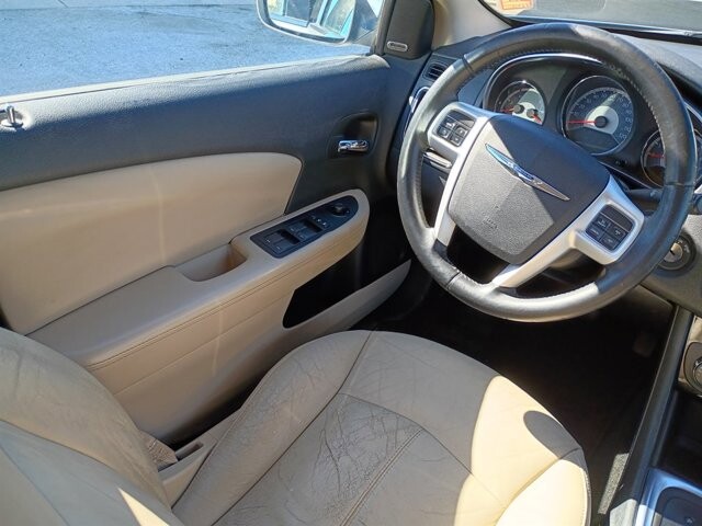 2013 Chrysler 200 in Hudson, FL 34669 - 2176733 11