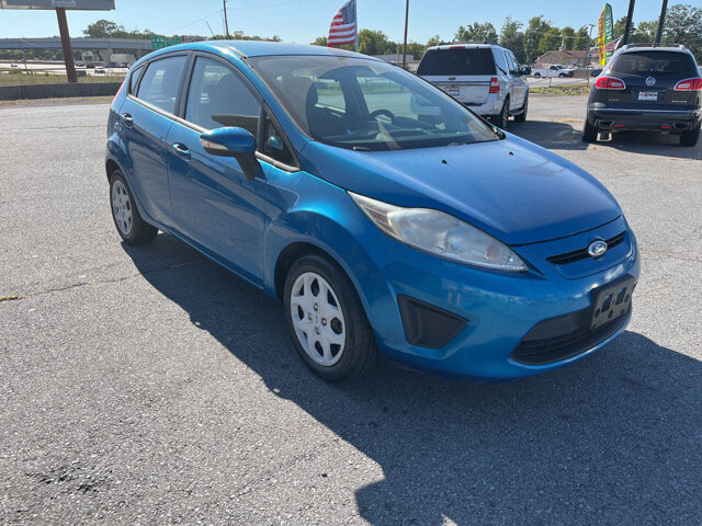 2013 Ford Fiesta in North Little Rock, AR 72117-1620 - 2180981 5